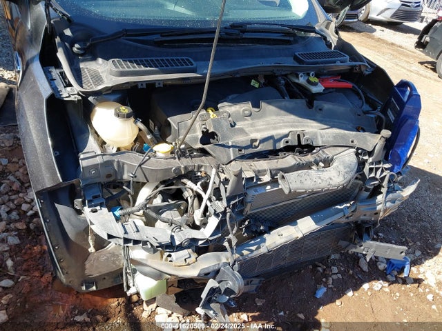 1FMCU9GD1JUB23570 Ford ESCAPE SE
