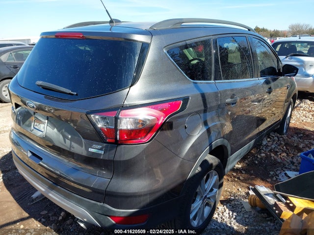 1FMCU9GD1JUB23570 Ford ESCAPE SE