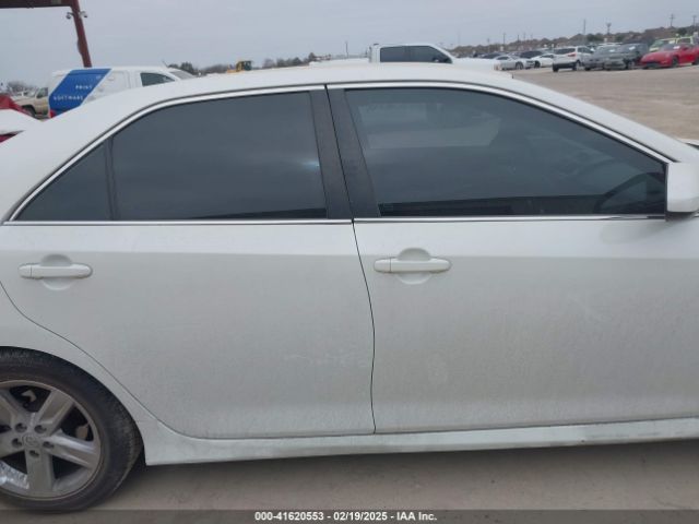4T1BF1FK2EU454879 Toyota CAMRY SE