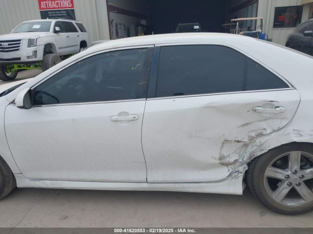 4T1BF1FK2EU454879 Toyota CAMRY SE