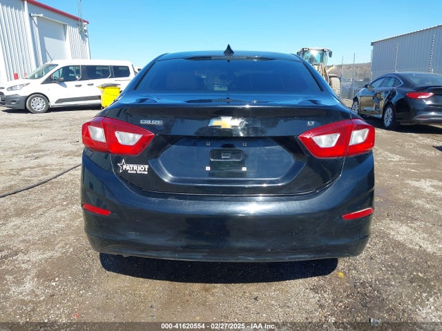 Chevrolet Cruze Lt Auto 2018 1G1BE5SM8J7161298 Image 17