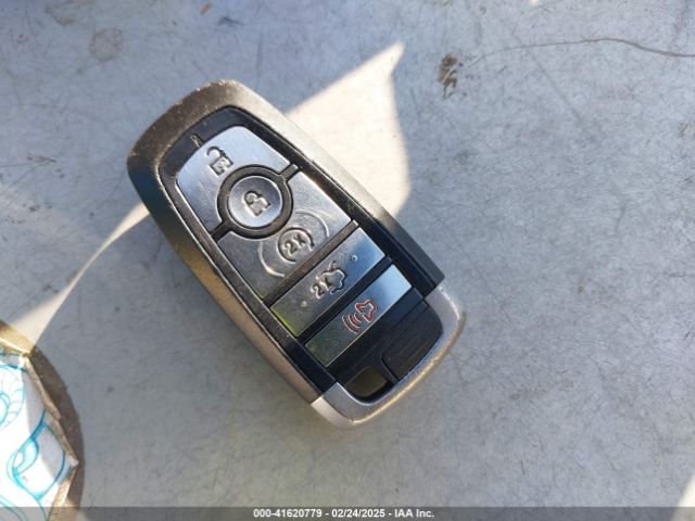 3FA6P0HDXHR321008 Ford FUSION SE