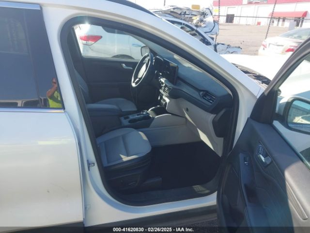1FMCU9JA0PUB42540 Ford Escape Platinum
