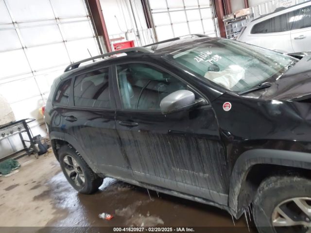 1C4PJMBB8JD567438 Jeep Cherokee Trailhawk 4x4