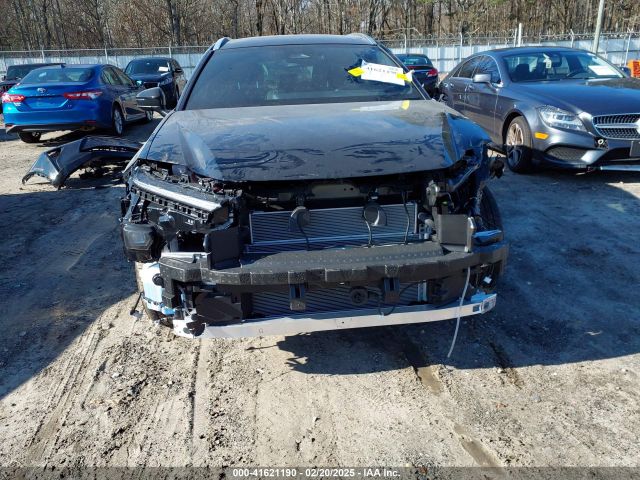 JTDACAAJ1S3005122 Toyota Crown Signia Xle