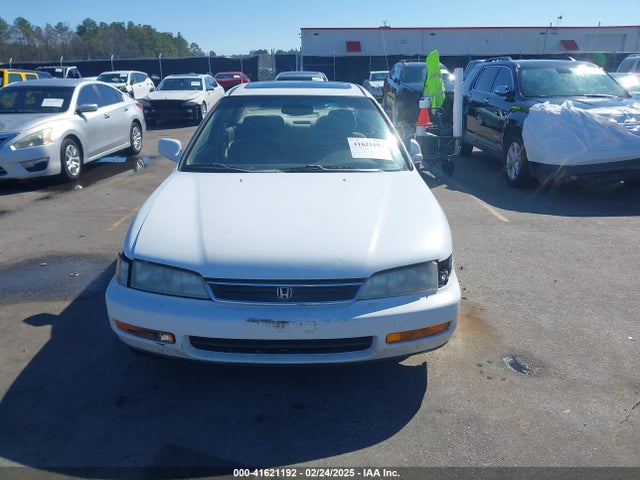 41621192 :رقم المزاد ، 1HGCD5651TA152435 vin ، 1996 Honda Accord Ex/ex-r مزاد بيع