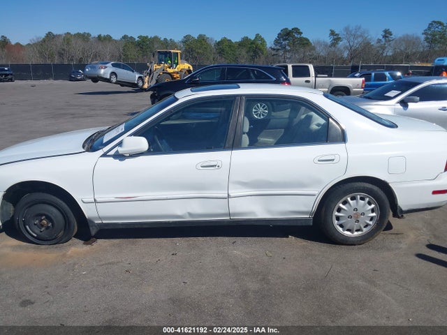 41621192 :رقم المزاد ، 1HGCD5651TA152435 vin ، 1996 Honda Accord Ex/ex-r مزاد بيع