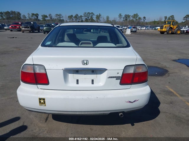 41621192 :رقم المزاد ، 1HGCD5651TA152435 vin ، 1996 Honda Accord Ex/ex-r مزاد بيع
