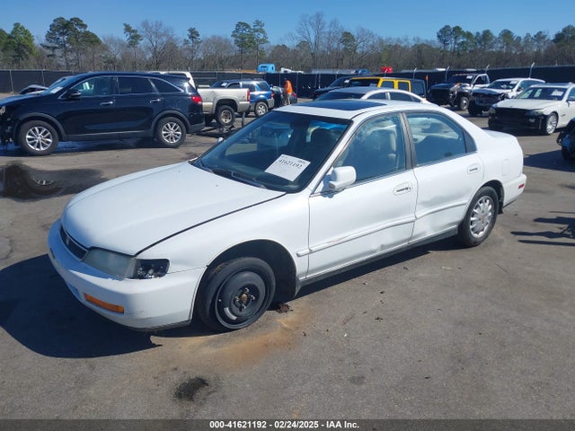 41621192 :رقم المزاد ، 1HGCD5651TA152435 vin ، 1996 Honda Accord Ex/ex-r مزاد بيع