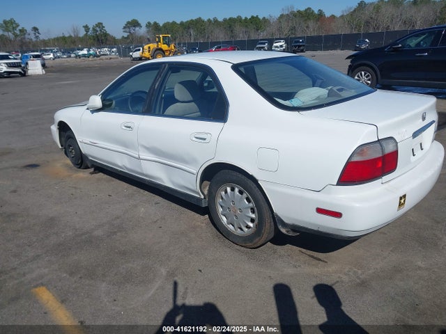 41621192 :رقم المزاد ، 1HGCD5651TA152435 vin ، 1996 Honda Accord Ex/ex-r مزاد بيع