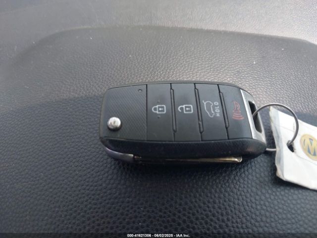 KNDJN2A29F7165059 KIA Soul