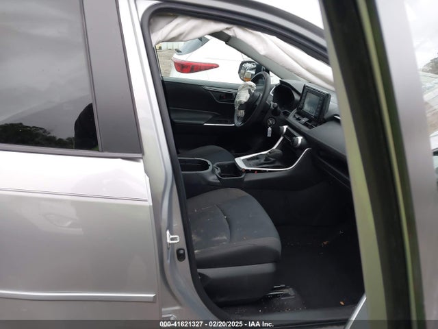 Toyota RAV4 LE 2022 2T3H1RFV5NW216940 Image 5