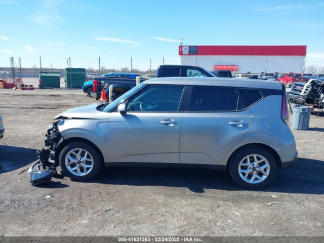 KNDJ23AU0P7867966 KIA SOUL LX