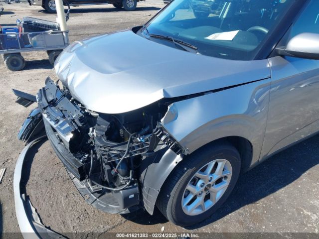 KNDJ23AU0P7867966 KIA SOUL LX