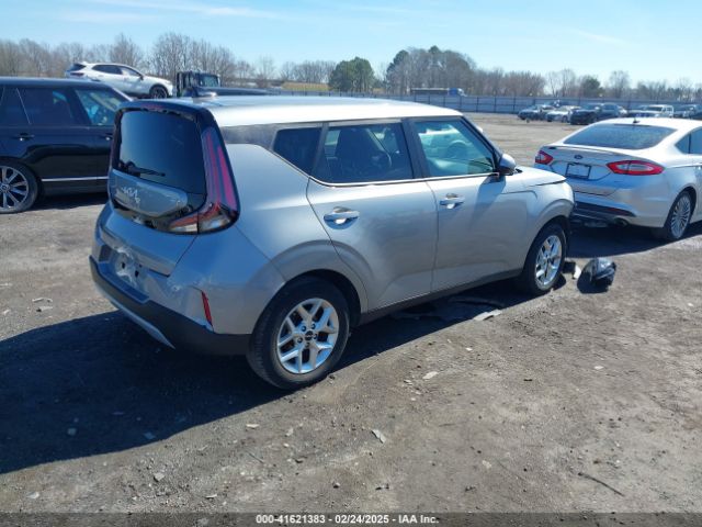 KNDJ23AU0P7867966 KIA SOUL LX