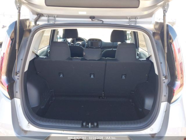 KNDJ23AU0P7867966 KIA SOUL LX