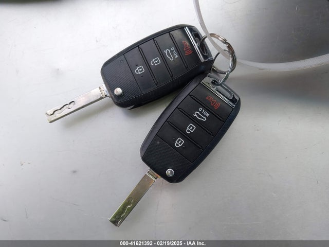 5XXGT4L39KG377723 KIA Optima Lx