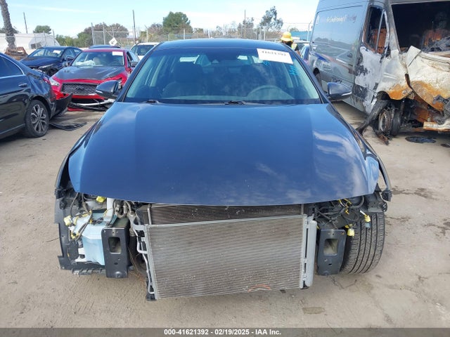5XXGT4L39KG377723 KIA Optima Lx
