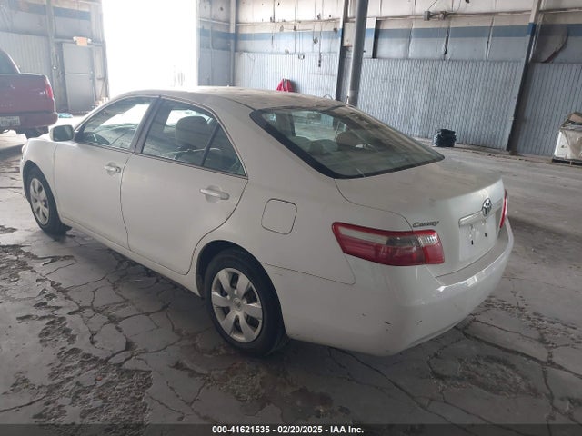 41621535 :رقم المزاد ، 4T4BE46K17R004864 vin ، 2007 Toyota Camry Le مزاد بيع