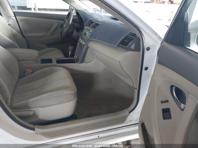 41621535 :رقم المزاد ، 4T4BE46K17R004864 vin ، 2007 Toyota Camry Le مزاد بيع