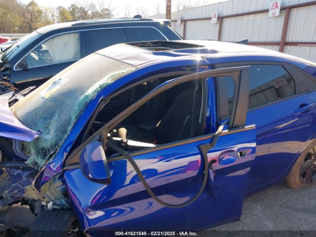KMHLM4AG2NU339133 Hyundai ELANTRA SEL