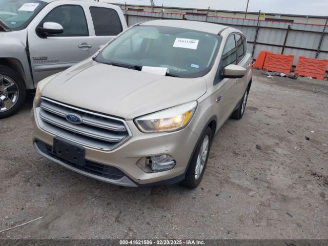 1FMCU0GD2HUA52756 Ford ESCAPE SE