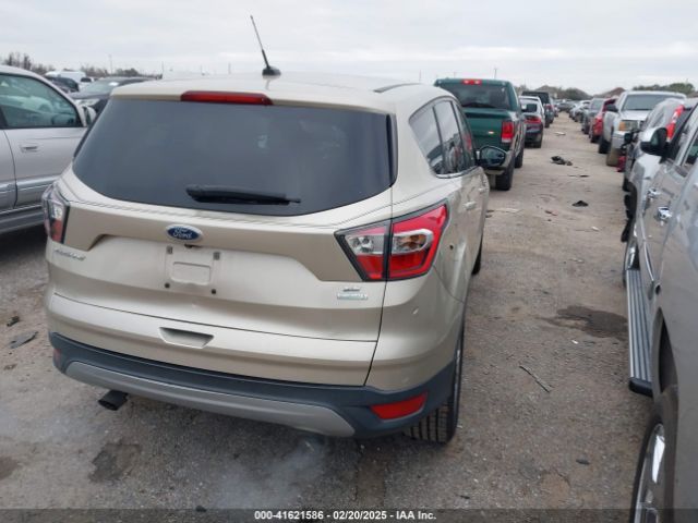1FMCU0GD2HUA52756 Ford ESCAPE SE