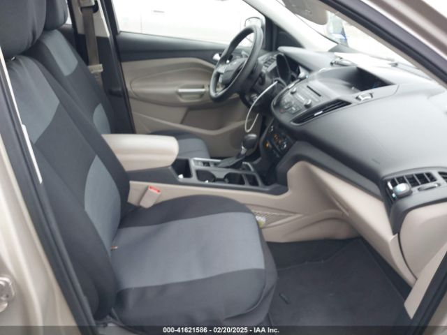1FMCU0GD2HUA52756 Ford ESCAPE SE