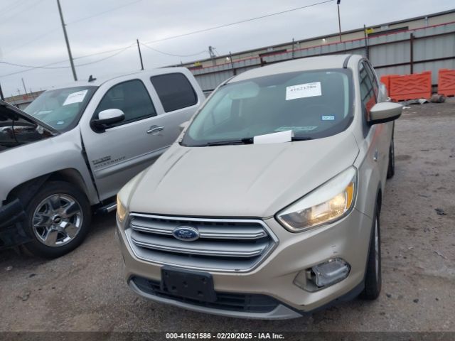 1FMCU0GD2HUA52756 Ford ESCAPE SE