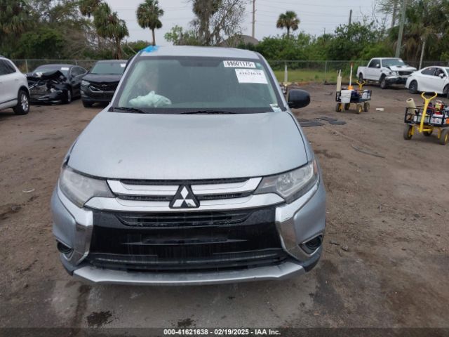 JA4AD2A32HZ038473 Mitsubishi Outlander Es