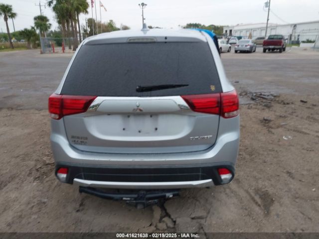 JA4AD2A32HZ038473 Mitsubishi Outlander Es