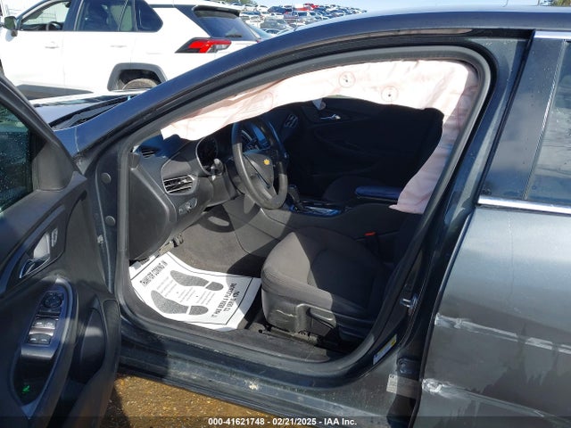 1G1ZB5STXHF273163 Chevrolet MALIBU LS