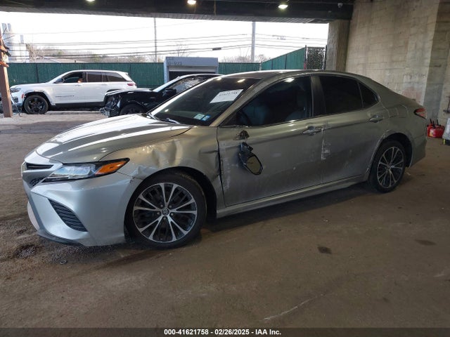 4T1B11HK8JU658463 Toyota CAMRY SE