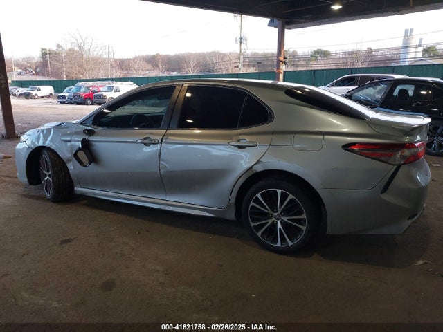 4T1B11HK8JU658463 Toyota CAMRY SE