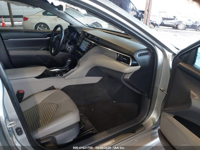4T1B11HK8JU658463 Toyota CAMRY SE