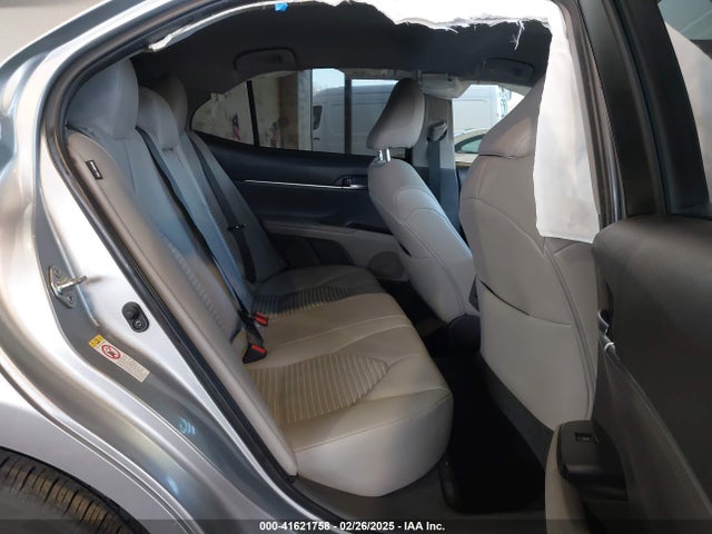 4T1B11HK8JU658463 Toyota CAMRY SE