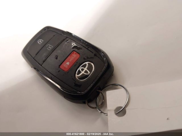 JTDADABU8R3013976 Toyota Prius Xle Awd-e