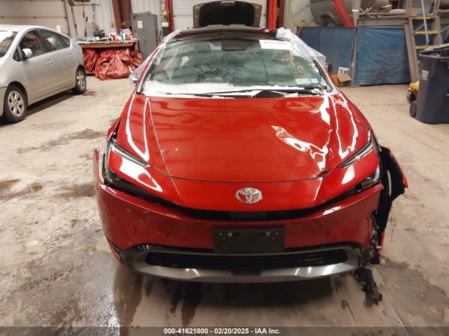 JTDADABU8R3013976 Toyota Prius Xle Awd-e