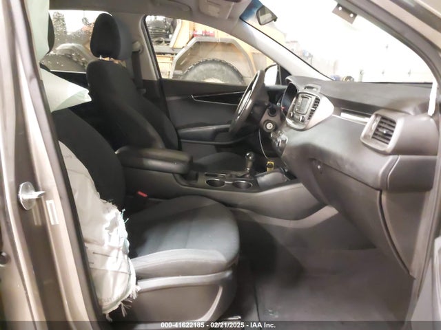 5XYPG4A37GG013620 KIA Sorento 2.4l Lx