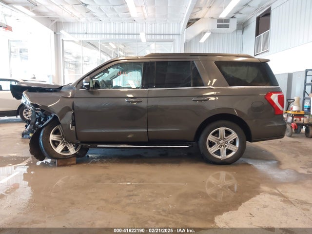1FMJU1JT8KEA82990 Ford Expedition Xlt