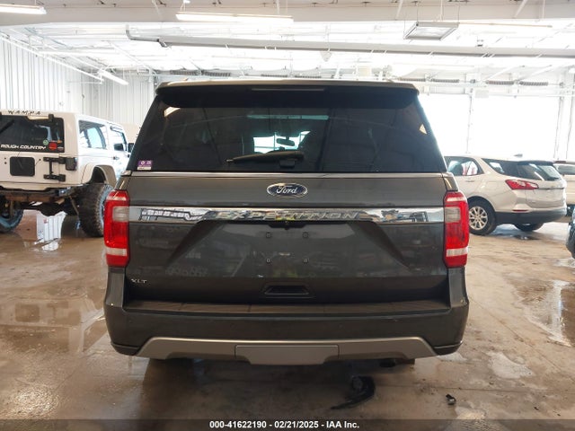 1FMJU1JT8KEA82990 Ford Expedition Xlt