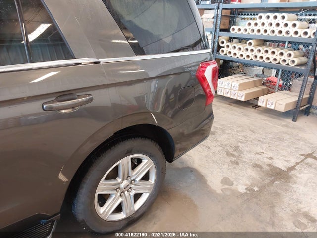 1FMJU1JT8KEA82990 Ford Expedition Xlt
