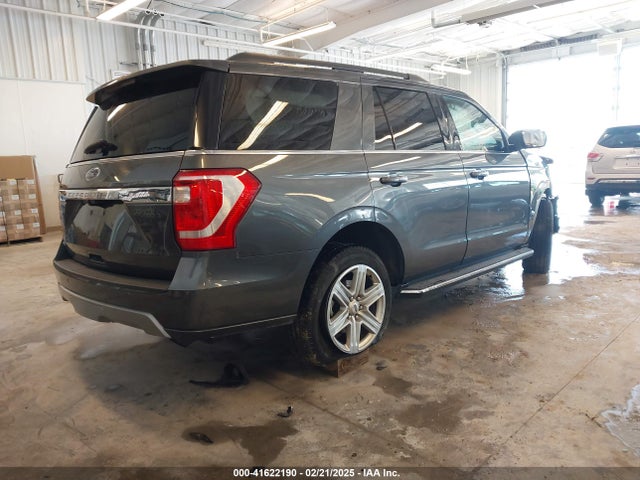 1FMJU1JT8KEA82990 Ford Expedition Xlt