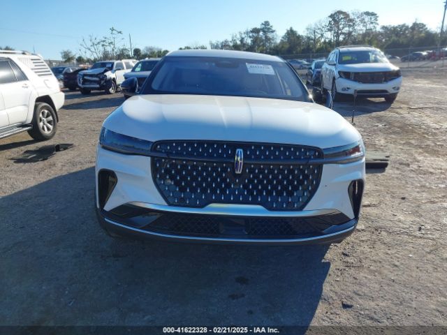 5LMPJ8J42RJ799565 Lincoln Nautilus Premiere
