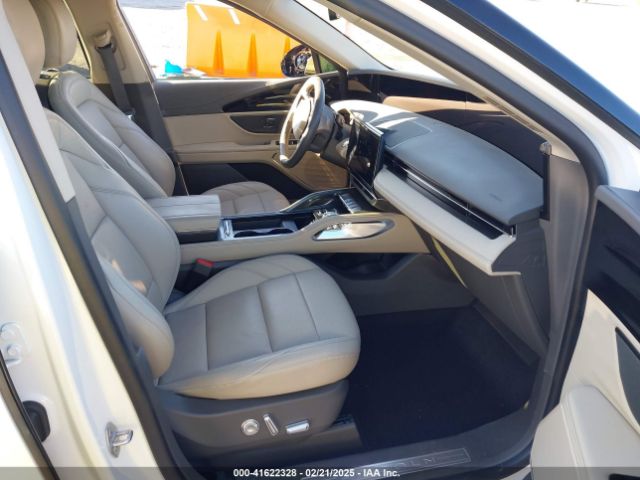 5LMPJ8J42RJ799565 Lincoln Nautilus Premiere