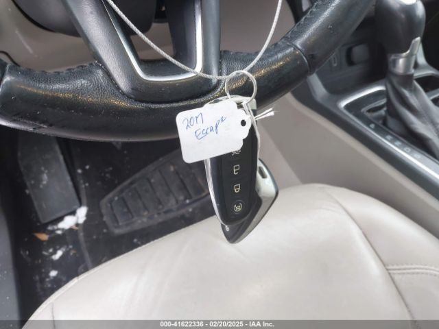 1FMCU0JD1HUE01124 Ford Escape Titanium
