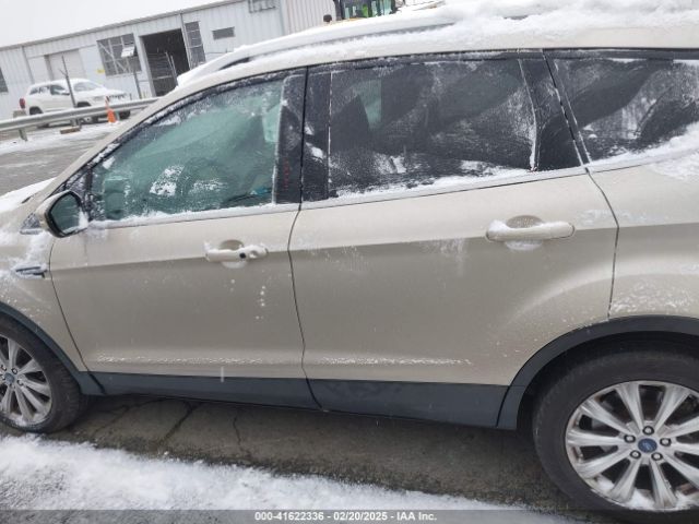 1FMCU0JD1HUE01124 Ford Escape Titanium
