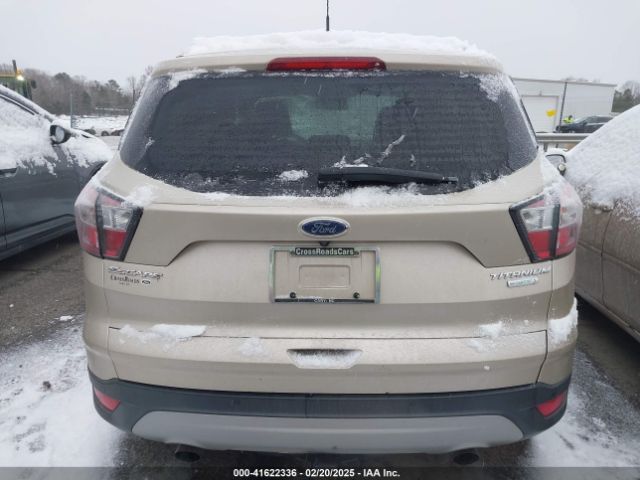 1FMCU0JD1HUE01124 Ford Escape Titanium