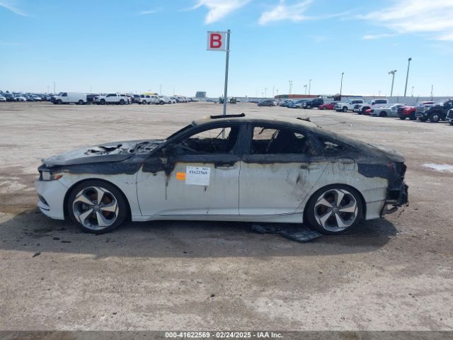 1HGCV1F98JA144127 Honda Accord Touring