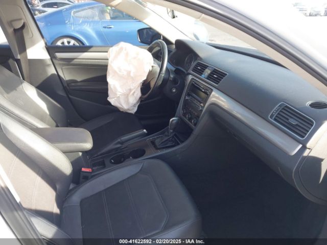 1VWAT7A35EC113152 Volkswagen Passat 1.8t Wolfsburg Edition